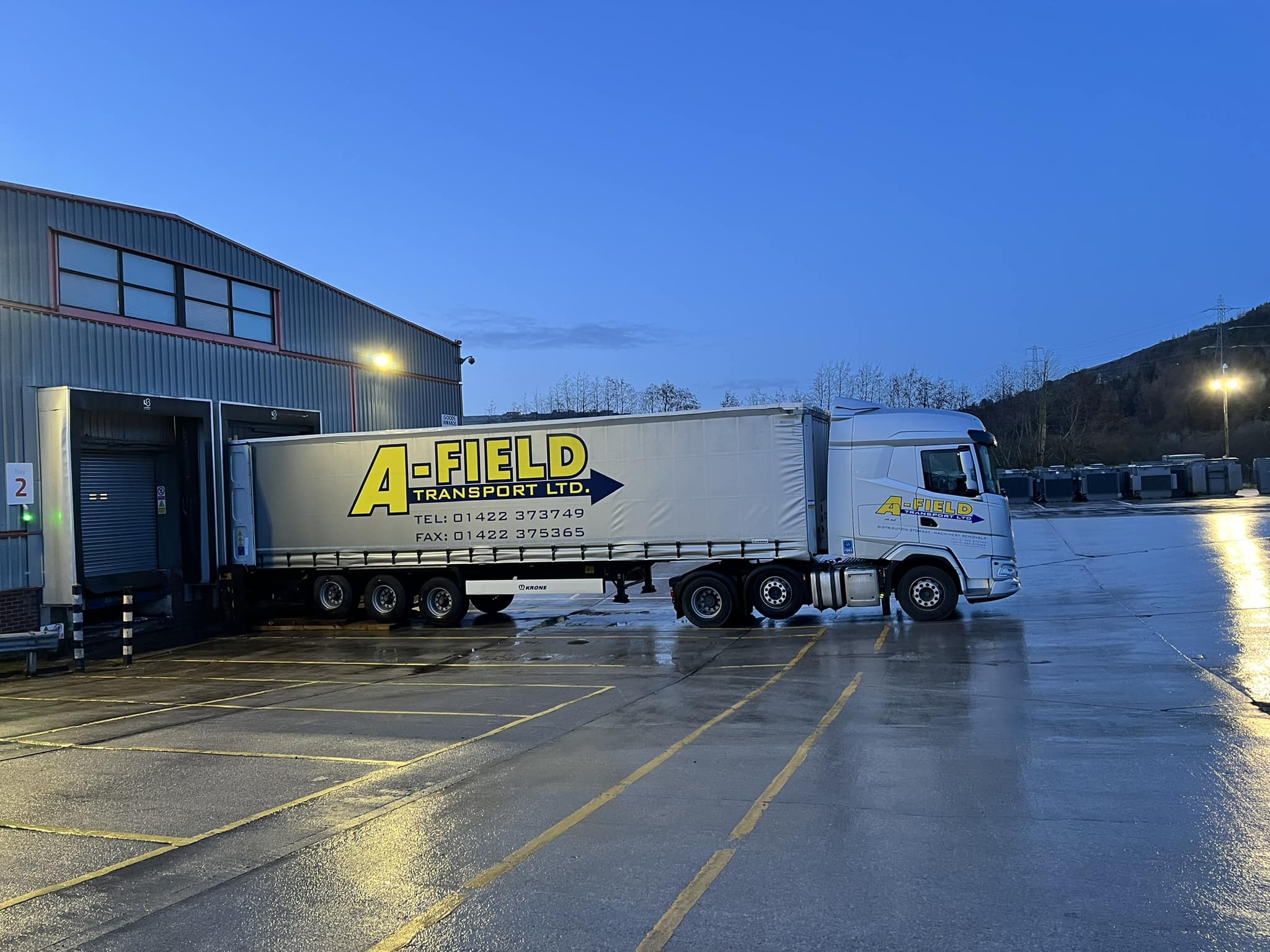 Curtain-sider at the loading bay